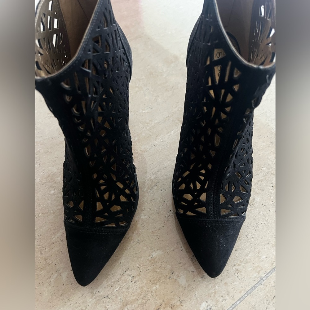 Black Booties Excellent Condition Bcbgeneration S… - image 1